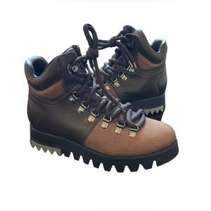 Aquatalia Darya Women Weatherproof Leather & Fabric Hiking Boot Size 6